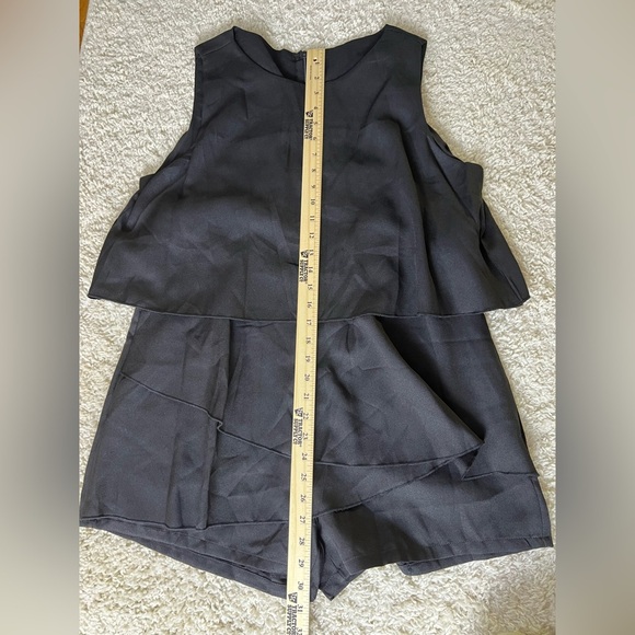 Women’s XL Black Layered Sleeveless Romper NEW - Picture 4 of 5